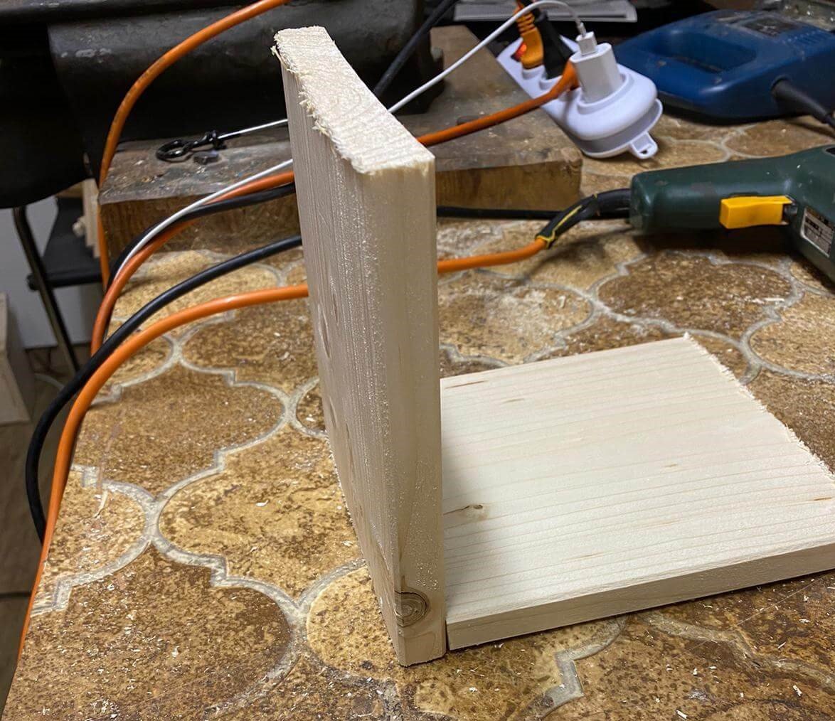 Vogelhäuschen Vogelhäuschen - erste Teile verschrauben © Klaus Kühlewind06